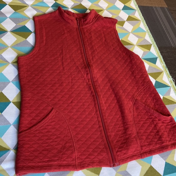 Cute vest!! - Picture 2 of 5